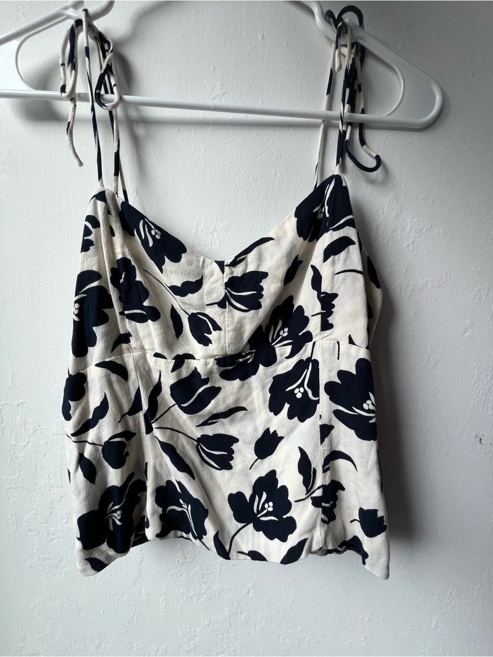 Floral Tie-Shoulder Cami Tank Top in navy  & Cream